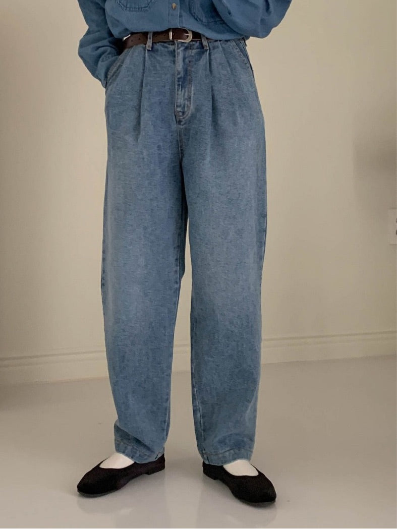 Pleats Front Mom Jeans - Wide Barrel Legs