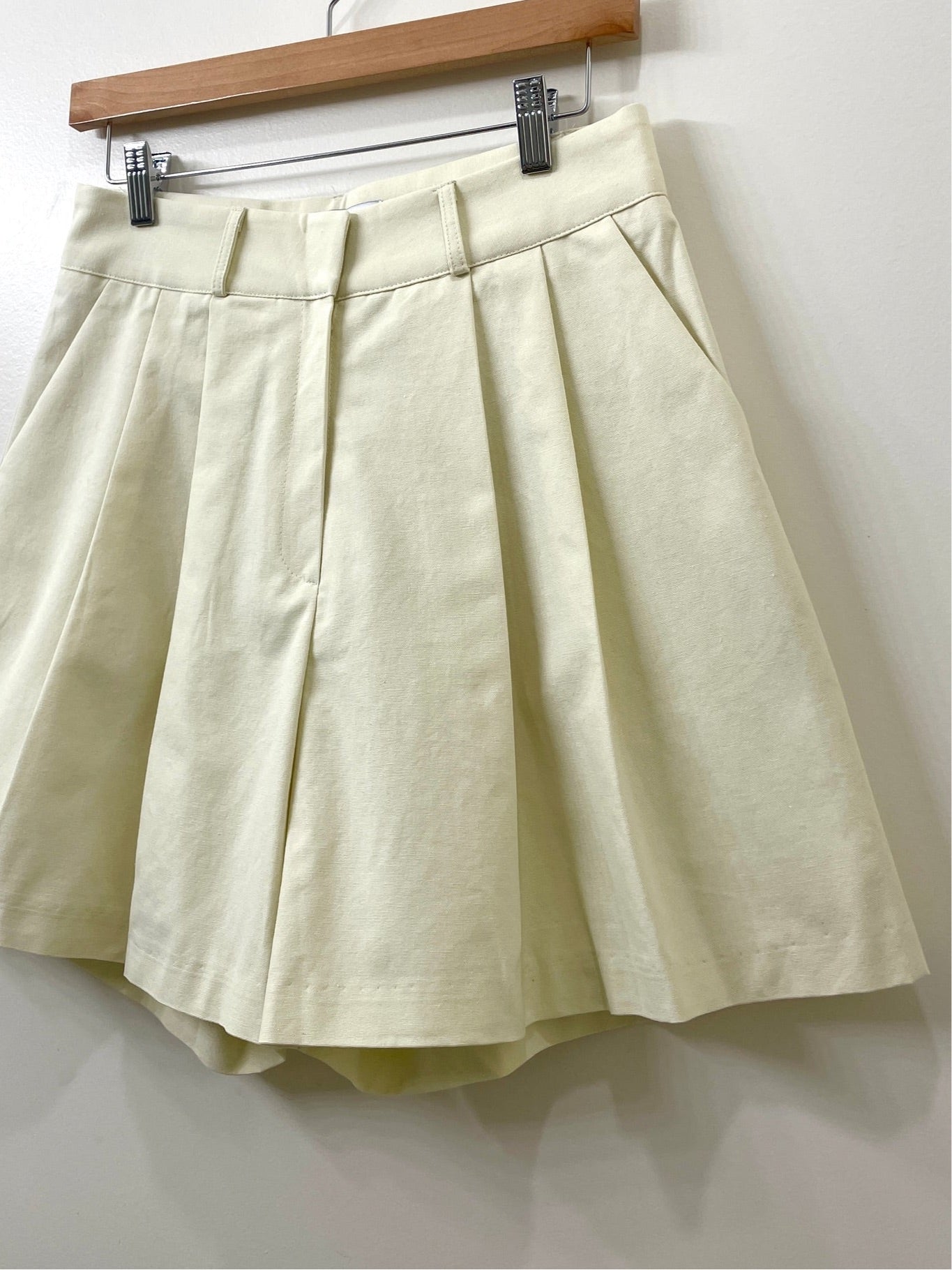 Cotton Pleated shorts